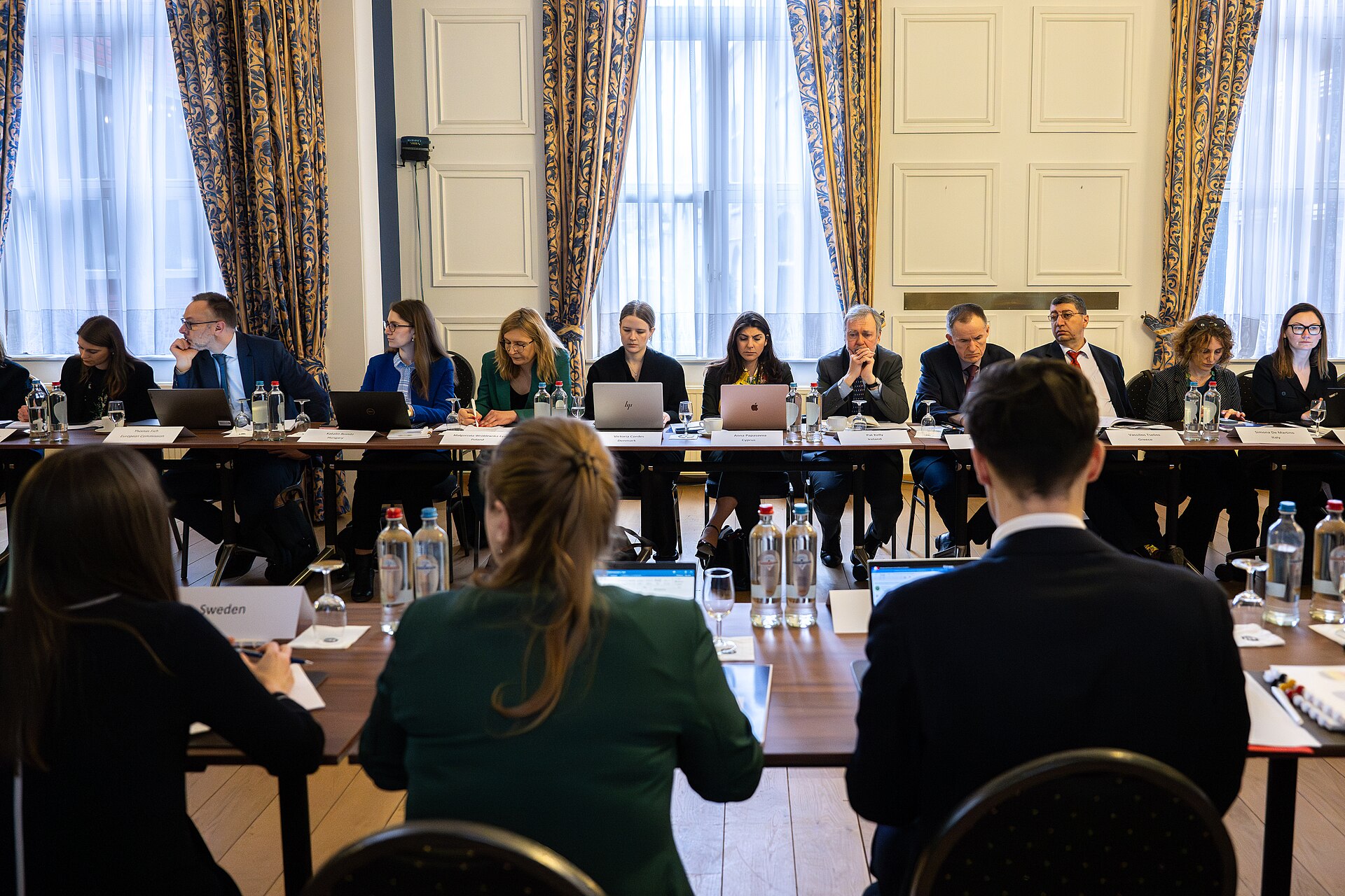 Advise and Support Critical Decision-making to Counter Global Threats
